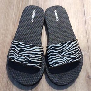 Old Navy Zebra Print Slippers Size 1/2